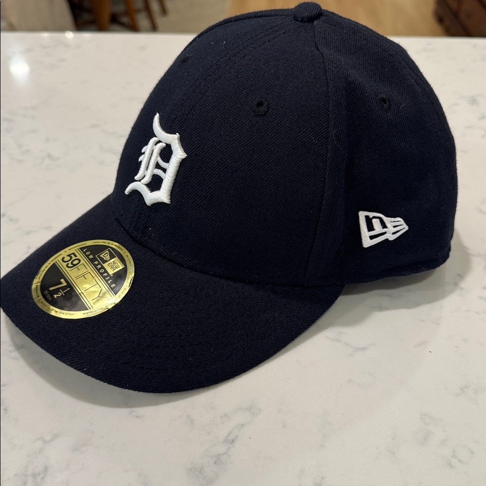 NEW ERA DETROIT TIGERS Navy Fitted Cap White Detroit D Logo Low Profile 7 1/2